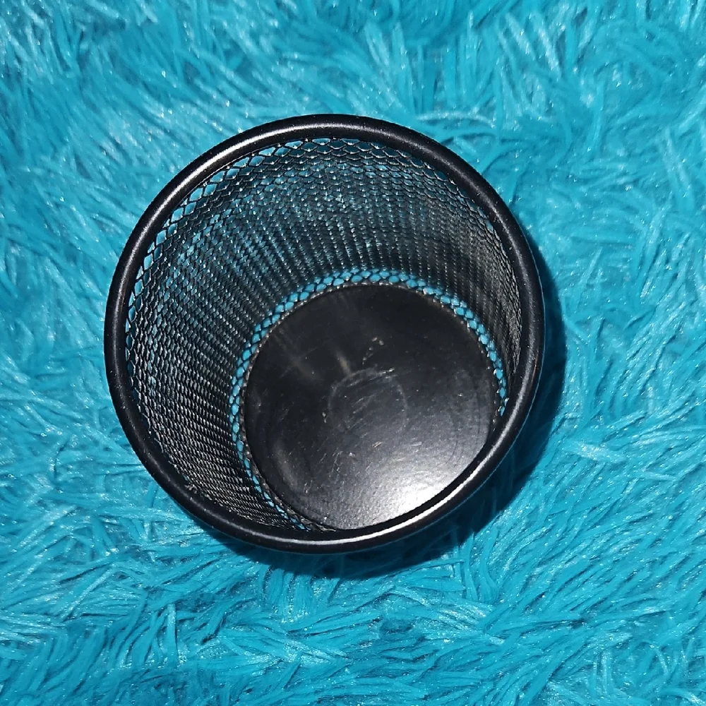 Classic Black Metal Mesh Pencil Cup — Compact Desk Organizer